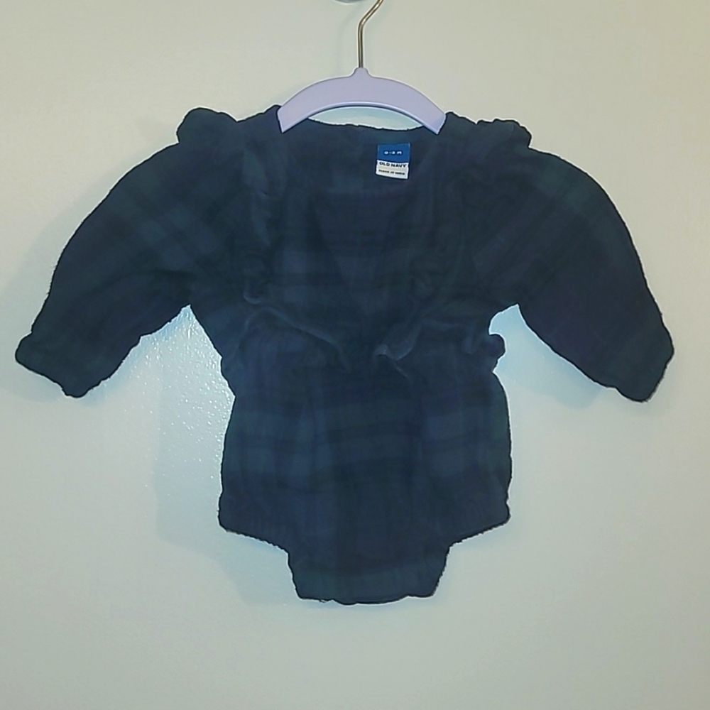 Old Navy baby girls flannel holiday onsie shoulder ruffles green and black LOT G